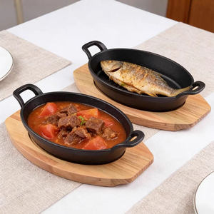 Poêle de cuisine professionnelle en fonte noir mat, mini poêle à fajitas avec base en bois - Product Image 3