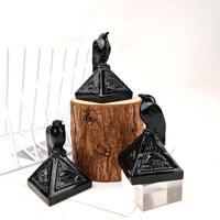 Nouvelle Statue en Cristal au Design Innovant : Corbeau en Obsidienne Noire, Pyramide Sculptée, Ornement Artisanal pour Festival, Pierre Polie pour Décoration