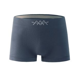 Sous-vêtements pour hommes <span class=keywords><strong>Boxers</strong></span> sans couture et respirants Taille moyenne sans trace Confortable Haute Élastique Quatre Saisons Sous-vêtements en coton pour hommes - Product Image 1