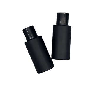 Design personalizzato bottiglia di profumo di vetro 50ml cilindrica opaca nera ricaricabile con spruzzatore d'oro - Product Image 1