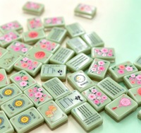 Set Mahjong Amerika Tema Penyanyi Bunga Sakura Hijau Baru, Hiburan Pesta Mudah Dibawa untuk Hadiah
