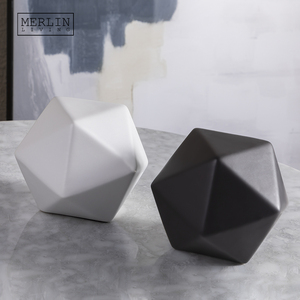 Merlin Living Ornements géométriques en céramique de luxe pour la décoration de la maison et de l'hôtel Style nordique - Product Image 3