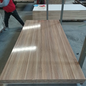 18mm Matt hoặc bóng Trắng <span class=keywords><strong>melamine</strong></span> khối Hội Đồng Quản trị/<span class=keywords><strong>blockboard</strong></span> tủ bếp thông lõi <span class=keywords><strong>melamine</strong></span> phải đối mặt với veneered blockboards - Product Image 5