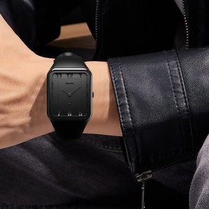 Reloj de Cuarzo para Hombre SHUAIKE 1124, Nuevo Estilo Simple con Correa de Silicona Cuadrada, Deportivo y Ejecutivo, Venta al Por Mayor de Fábrica - Product Image 3