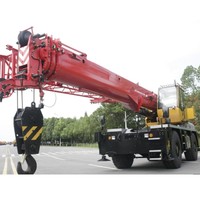 Grue tout-terrain SRC300T pour levage et construction lourds, idéale pour le levage de composants de concasseurs