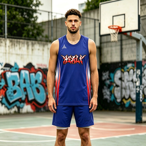 Débardeur de basketball en maille souple pour homme et jeune homme, bleu et rouge dégradé, avec lettres graffiti sur les côtés, maillot de sport confortable pour le quotidien - Product Image 4