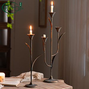 Ensemble de porte-bougies en métal, version haute et courte, pour la décoration de la maison, design durable en fer forgé - Product Image 1