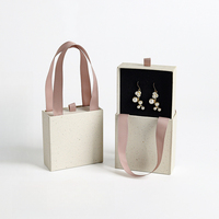Boîte à bijoux en carton avec poignée, logo personnalisé, doublure en éponge, boîte de rangement et d'emballage portable pour collier, bague, boucles d'oreilles