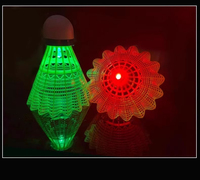 JINFAN Balle de badminton lumineuse légère et durable, résistante au vent, 5g, avec tête en polystyrène pour l'entraînement en extérieur
