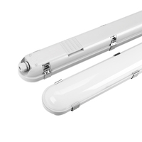 Lampe à LED étanche IP65 de type Batten avec capteur micro-ondes, télécommande, temps d'urgence de 3 heures, homologuée CB CE, éclairage industriel