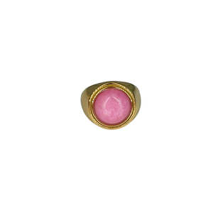 แหวนแฟชั่น สแตนเลสสตีล 316L ชุบทอง PVD ประดับพลอยสีชมพู ทนทาน ยั่งยืน - Product Image 1