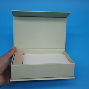Tarjetas de afirmación diarias conscientes de amor propio de mamá pacífica de esquina redonda de tacto suave con madera para nuevas mamás - Product Image 3