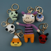 Nouvelles décorations d'Halloween faites à la main au crochet, porte-clés au crochet, breloques zombie tricotées, cadeaux d'Halloween à suspendre