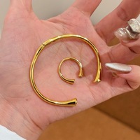 2026 Ensemble de luxe léger haut de gamme, bague et bracelet à micro-pavé de diamants ronds doubles, design de niche polyvalent et minimaliste