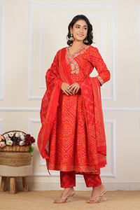 ชุดคุร์ติปักลายผ้าฝ้ายพร้อมกางเกงและผ้าคลุมไหล่ งานแฮนด์เมด ผลิตภัณฑ์สั่งทำจำนวนมาก - Product Image 5