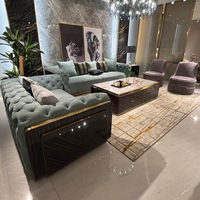 Italienischer Luxus-Wohnzimmer-Möbelsatz im Postmodernen Stil für Villen und Herrenhäuser mit Großflächiger Einteilung aus Hochwertigem Mattiertem Mikrofaserleder