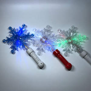 Offre Spéciale fille princesse amour Led clignotant magique flocon de neige baguettes allument bâtons lumineux flocon de neige baguette jouets pour enfants cadeau de noël - Product Image 4