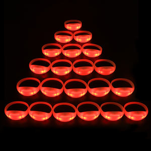 Bracelet LED <span class=keywords><strong>en</strong></span> silicone GF avec télécommande, 4 LED super lumineuses, écologique, lumineux dans le noir, batterie de 12 heures, fournitures de fête, Noël - Product Image 3