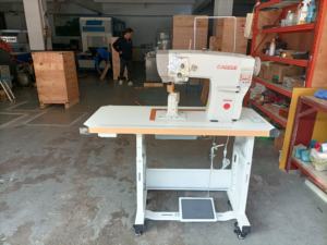 Máquina <span class=keywords><strong>de</strong></span> Coser Industrial Computarizada en Oferta, <span class=keywords><strong>de</strong></span> Una/Dos Agujas, Completa para Fabricación <span class=keywords><strong>de</strong></span> Calzado, Pelucas, Bolsos - Product Image 3