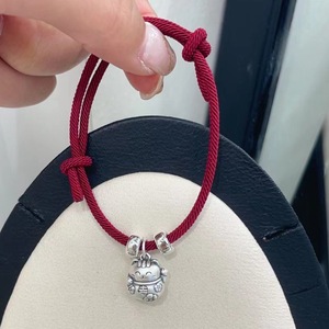 S999 สร้อยข้อมือแมวนำโชคเงินแท้ เชือกสีแดง ของขวัญสำหรับทุกเพศ เครื่องประดับ - Product Image 2