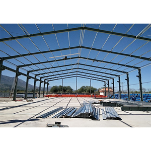 Fourniture de hangar industriel modulaire en structure d'acier avec panneau de couverture - Product Image 1