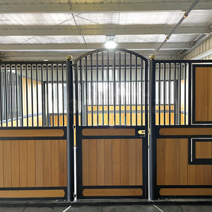 Qiqian op maat gemaakte paardenstal in Europese stijl, geprefabriceerd, draagbaar, met verzinkte bamboe-panelen. - Product Image 1