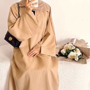 Abaya Islamica 2026 per Uso Quotidiano, Abito Moderno con Strisce per Donne, Abaya Dubai Chiusa, Vestito Musulmano per Ramadan ed EID - Product Image 2