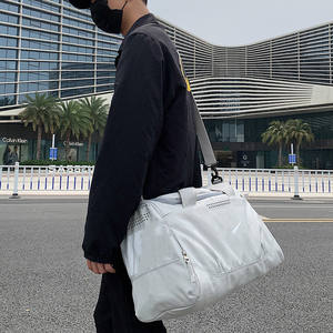 Bolsa Deportiva de Gran Capacidad para Exteriores, Nueva Bolsa de Hombro Personalizada a la Moda para Senderismo, Gimnasio y Escapadas de Fin de Semana - Product Image 2