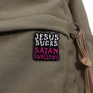 Spilla Smaltata 'Satan Is Favorite Sinner', Accessorio Punk Gotico per Zaino e Bavero, Gioiello Regalo - Product Image 3