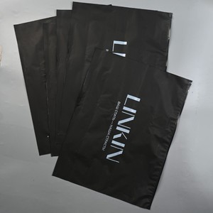 Eco Friendly Custom Logo Printing T Shirt Frosted Transparent PlasticPoly Packaging Zip Lock Bags for Clothes Zip Lock Bag - Product Image 4