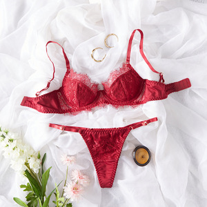 Nuovo Set di Lingerie <span class=keywords><strong>Sexy</strong></span> Europeo e Americano con <span class=keywords><strong>Reggiseno</strong></span> in Pizzo Trasparente e Schiena Scoperta, Mini Intimo per Seno Abbondante - Product Image 1