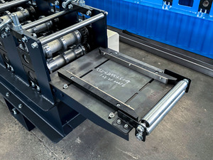 Máquina de conformado de perfiles metálicos de alta potencia FORWARD, automática, con motorreductor y rodamientos, 380V 7500W, fácil de usar. - Product Image 3