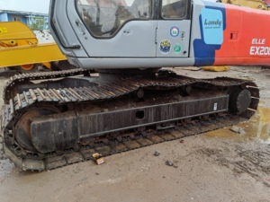 Excavatrice sur chenilles Hitachi EX200 d'occasion avec faible nombre d'heures et godet robuste Hitachi Ex200 d'occasion pour la construction - Product Image 5