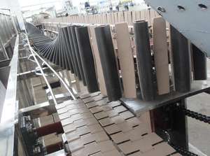 جهاز تعقيم عكسي لزجاجات المشروبات البلاستيكية عالي السعة لمعالجة العصائر 8000-15000 زجاجة في الساعة بسرعة حزام 4-20 متر/دقيقة - Product Image 2