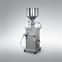 Machine de remplissage de bouteilles pour sauces avec intégration de capsulage, étiquetage et codage par jet d'encre