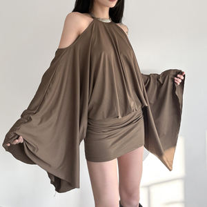 ชุดราตรีคอ halter แบบ backless ทรงเข้ารูป แขนทรงปีกค้างคาว ดีไซน์เว้าลายโซ่รักษ์โลก - Product Image 4