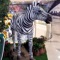 Modèles d'ensembles ou de groupes de zèbres animatroniques pour centres commerciaux, robots animaux attrayants comme paysages interactifs