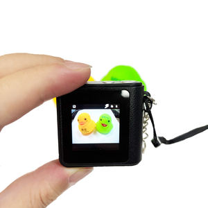 Pocket Retro Y3000 Caméra 1.3 ''Caméscope de poche Porte-clés Caméra vidéo Cadeau d'anniversaire pour petite amie Power Bank Supply Porte-clés - Product Image 6