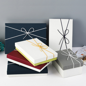 Boîtes cadeaux en papier de luxe en carton rigide en gros avec couvercle pour <span class=keywords><strong>sous</strong></span>-vêtements thermiques, vêtements de maison, boîte cadeau de Noël - Product Image 1