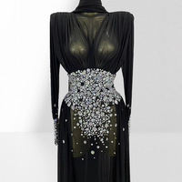 Robe de soirée en mousseline de soie coupe trapèze à manches courtes, ornée d'un foulard et d'une surjupe perlée de cristaux, pour occasions formelles et fêtes