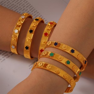 Donne di design alla moda 18K placcato oro in acciaio inox cinque fiori trifoglio braccialetti braccialetto all'ingrosso - Product Image 5