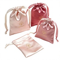 Pochette en velours rose pâle de luxe personnalisée en gros avec cordon de serrage pour bijoux, cosmétiques et cadeaux, sac d'emballage en velours avec logo