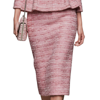 Ensemble de soirée élégant personnalisé style High Street : Veste et jupe en tweed rose avec boutons argentés et volants