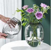 Vase en verre simple et à la mode, fleurs fraîches cultivées dans l'eau de luxe légères décoration de table à manger de salon arrangement de fleurs