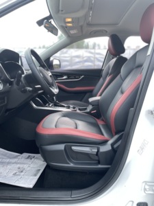 BESTUNE T33 <span class=keywords><strong>SUV</strong></span> d'<span class=keywords><strong>occasion</strong></span> 5 places, <span class=keywords><strong>essence</strong></span>, transmission <span class=keywords><strong>automatique</strong></span>, avec caméra de recul et toit ouvrant électrique - Product Image 3