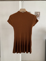 Blusa de punto de color liso para mujer, cuello simulado, manga corta, dobladillo de cola de pez, elástica, suave, ajuste ceñido y favorecedor