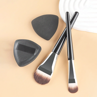 Ensemble de 2 pinceaux de maquillage en nylon pour fond de teint et contouring avec houppette noire en forme d'ananas