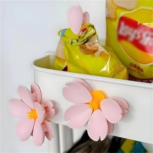 En gros, Clip de scellage magnétique pour réfrigérateur motif Sakura, autocollant de scellage en forme de pétale, décoration florale pour snacks, rangement de cuisine - Product Image 6