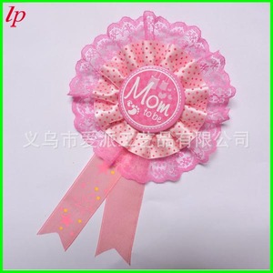ป้ายติดเสื้อสำหรับคุณแม่ตั้งครรภ์ Love Party รุ่น LPP5008 สีชมพู ลายลูกไม้ รูปวงกลม อุปกรณ์ตกแต่งงานเลี้ยงฉลองก่อนคลอดบุตร - Product Image 2