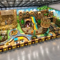 Équipement de terrain de jeu intérieur à prix d'usine, thème ferme et jungle, avec toboggan triple piste, cabane dans les arbres en bois, pont en corde et bac à sable pour zones enfants